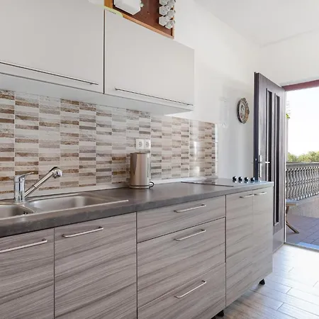 Stunning In With Wifi Apartman Pirovac