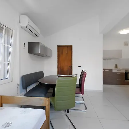 Stunning In With Wifi * بيروفاتش