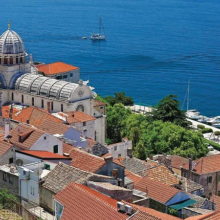 Stunning In With Wifi شقة بيروفاتش